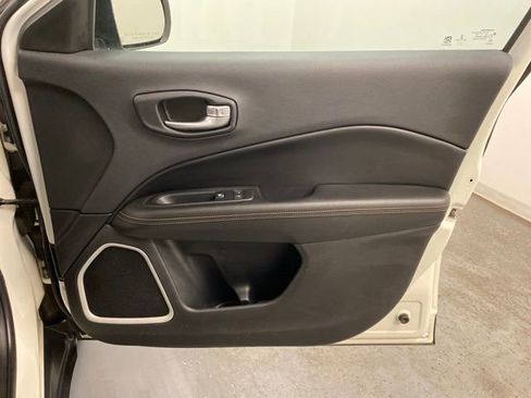 Used 2019 Jeep Compass Limited AWD/4WD image 29