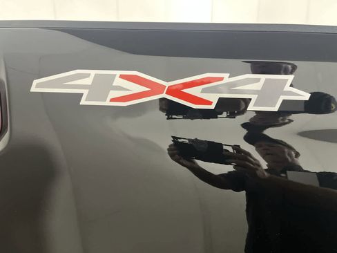 Used 2023 Chevrolet Silverado 2500 Custom w/ Custom Value Package image 12