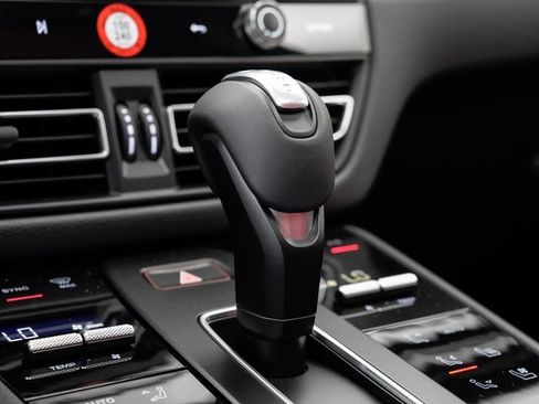 New 2025 Porsche Macan image 23