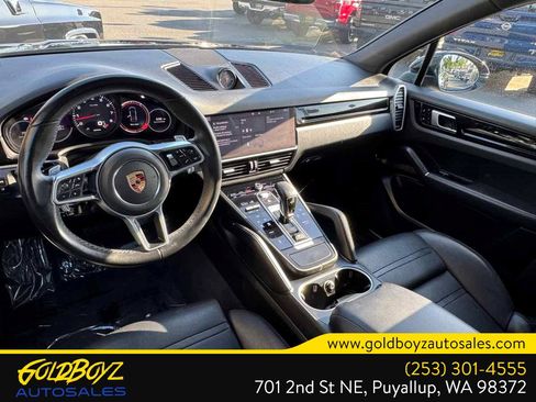 Used 2020 Porsche Cayenne AWD/4WD image 18