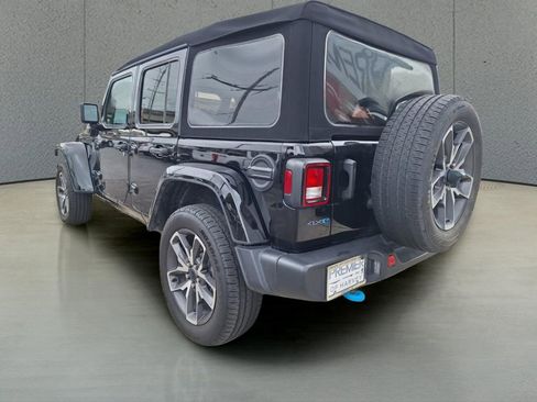 Used 2024 Jeep Wrangler Unlimited w/ LED Headlamp & Fog Lamp Group AWD/4WD image 3