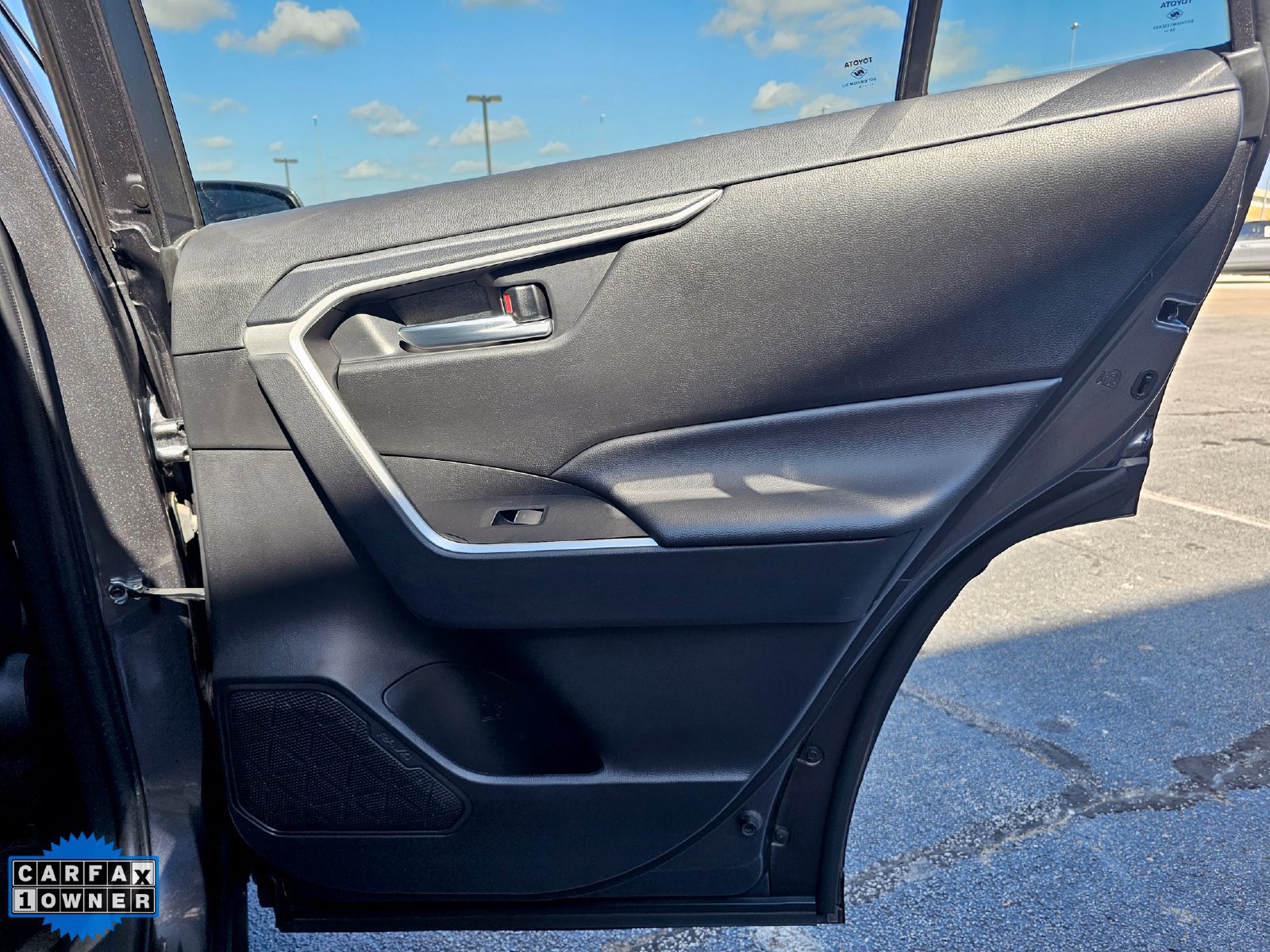 Used 2025 Toyota RAV4 XLE AWD/4WD image 33
