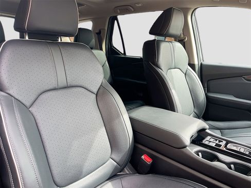 Used 2025 Honda Pilot Elite image 31