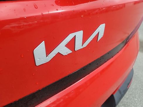 Used 2022 Kia Soul LX image 8