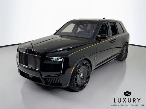 Used 2025 Rolls-Royce Cullinan Black Badge AWD/4WD image 4