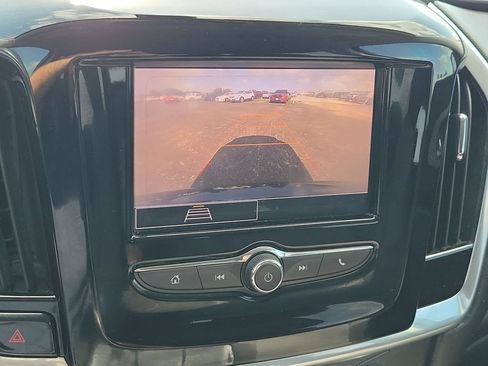 Used 2020 Chevrolet Traverse LS FWD image 13