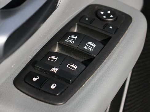 Used 2022 RAM 1500 Big Horn image 15