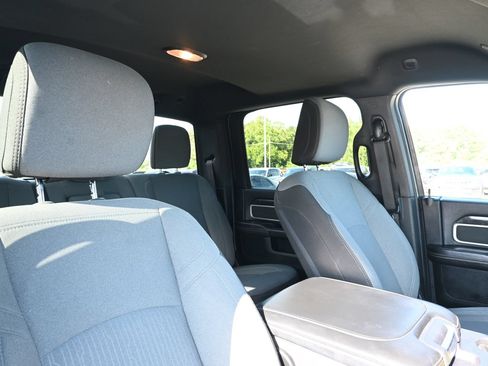 Used 2024 RAM 2500 Big Horn AWD/4WD image 30
