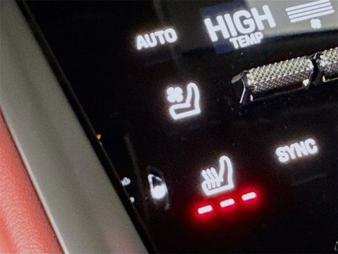 Used 2025 Porsche Macan Electric image 22