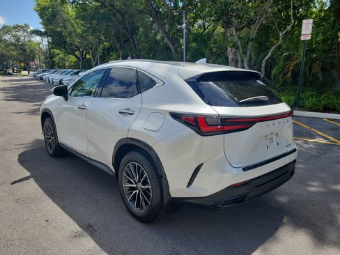 Certified 2025 Lexus NX 250 FWD w/ Accessory Package (K3) image 4
