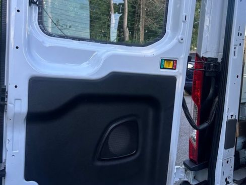 Used 2023 Ford E-Transit Medium Roof RWD image 21