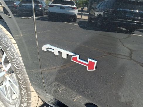 Used 2023 GMC Yukon AT4 AWD/4WD image 17