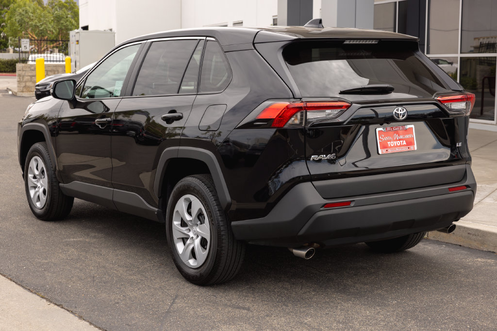 Certified 2025 Toyota RAV4 LE FWD image 7