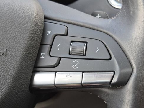 Used 2023 Cadillac XT4 Luxury w/ Driver Awareness Package FWD image 9