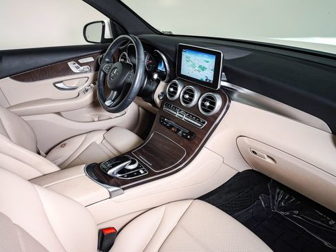 Used 2018 Mercedes-Benz GLC 300 4MATIC image 14
