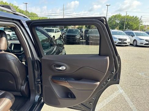 Used 2016 Jeep Cherokee Trailhawk w/ Comfort/Convenience Group AWD/4WD image 15