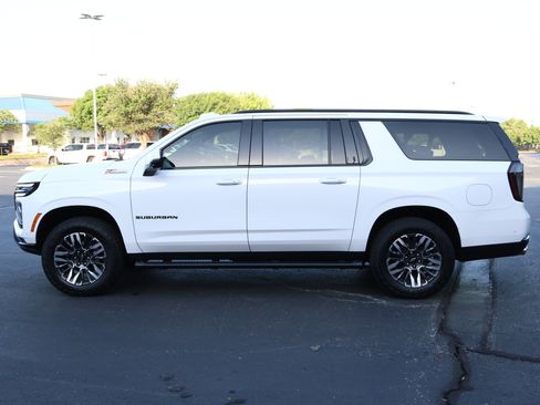 New 2026 Chevrolet Suburban Z71 w/ Z71 Off-Road Package AWD/4WD image 37