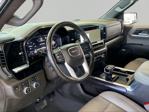 Used 2023 GMC Sierra 1500 SLT AWD/4WD image 12