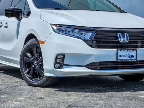Used 2023 Honda Odyssey Sport image 2