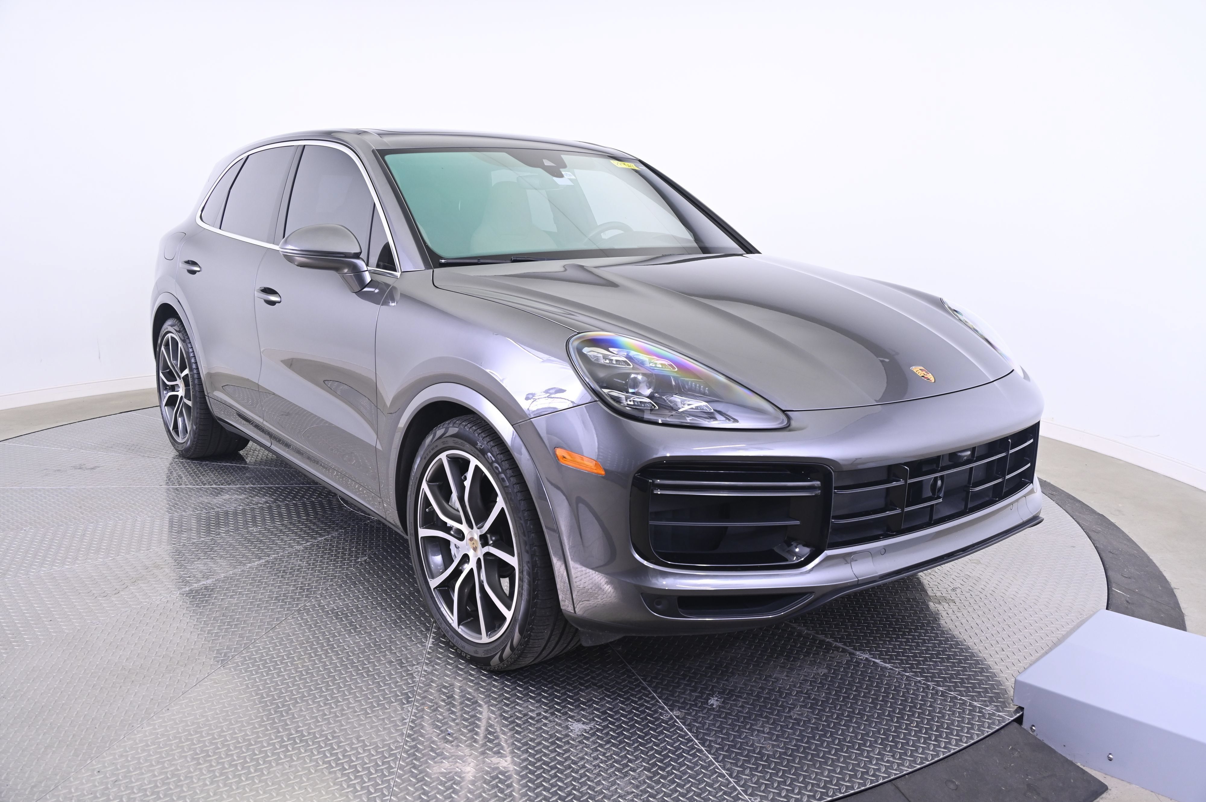 Certified 2023 Porsche Cayenne Turbo AWD/4WD image 9
