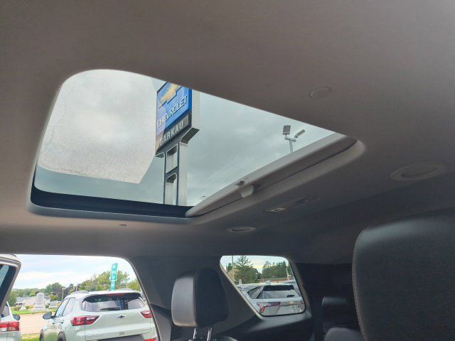 Used 2019 Chevrolet Traverse LT w/ LT Premium Package AWD/4WD image 15
