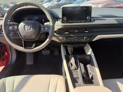 Certified 2025 Honda Accord SE image 17