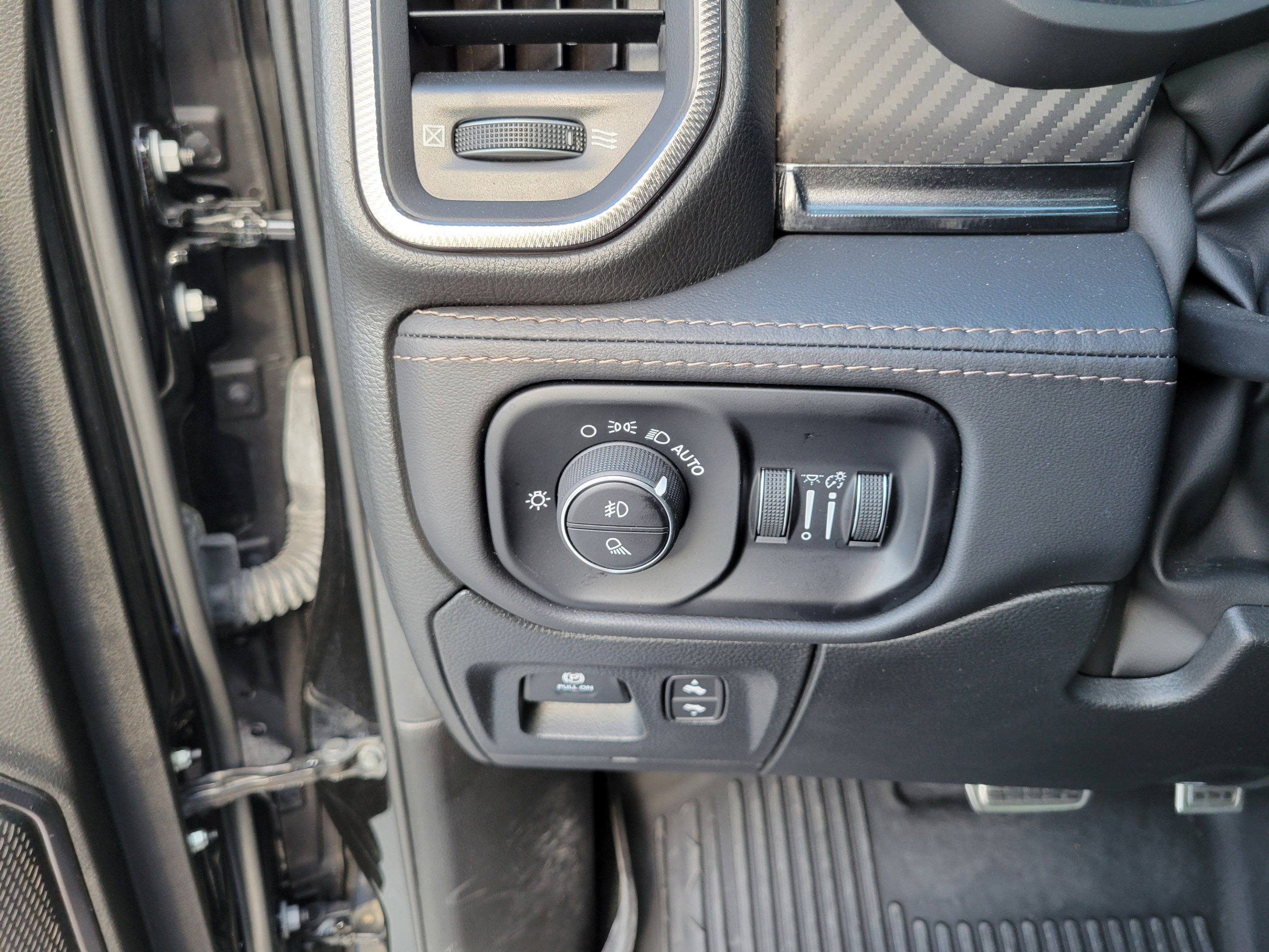 Used 2024 RAM 1500 TRX AWD/4WD image 27