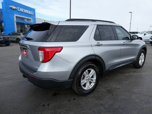 Used 2020 Ford Explorer XLT w/ Class III Trailer Tow Package image 5