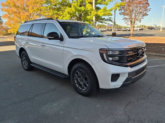 Certified 2026 Ford Expedition Active AWD/4WD image 2