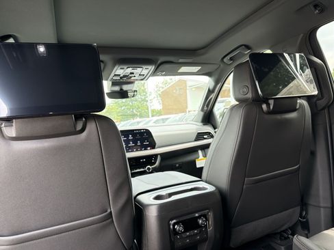 New 2026 Chevrolet Suburban RST w/ Advanced Technology Package AWD/4WD image 16