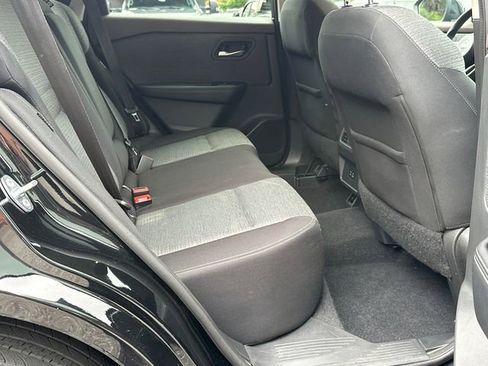 Used 2021 Nissan Rogue SV FWD image 15