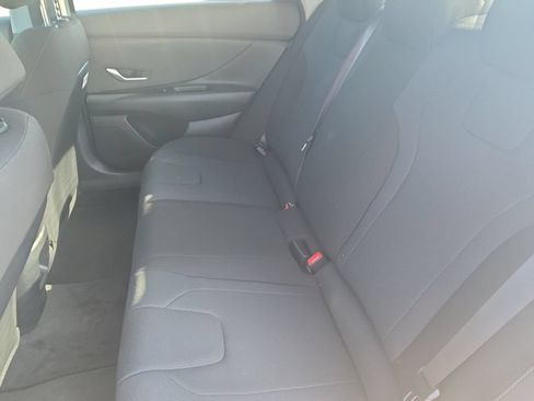 Used 2024 Hyundai Elantra SE FWD image 16