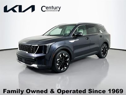 Certified 2025 Kia Sorento EX w/ Panoramic Sunroof Package