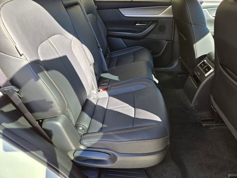 Used 2025 MAZDA CX-70 Plug-In Hybrid w/ Premium Pkg image 19