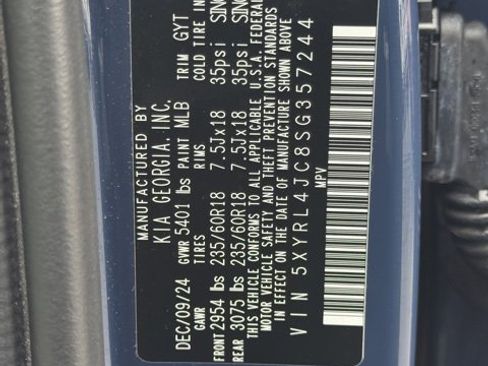 Used 2025 Kia Sorento S image 17