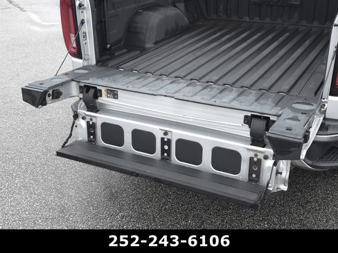 Used 2020 GMC Sierra 1500 SLT w/ SLT Premium Plus Package AWD/4WD image 33