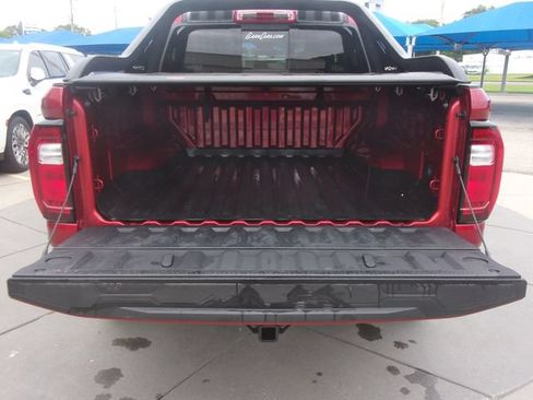 Certified 2025 GMC Canyon AT4 w/ Nightfall Edition AWD/4WD image 16