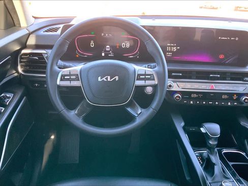 Used 2023 Kia Telluride LX image 10