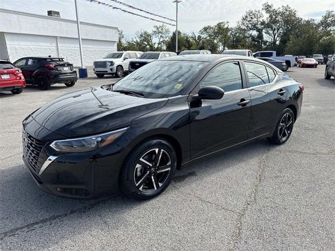 Used 2024 Nissan Sentra SV image 2