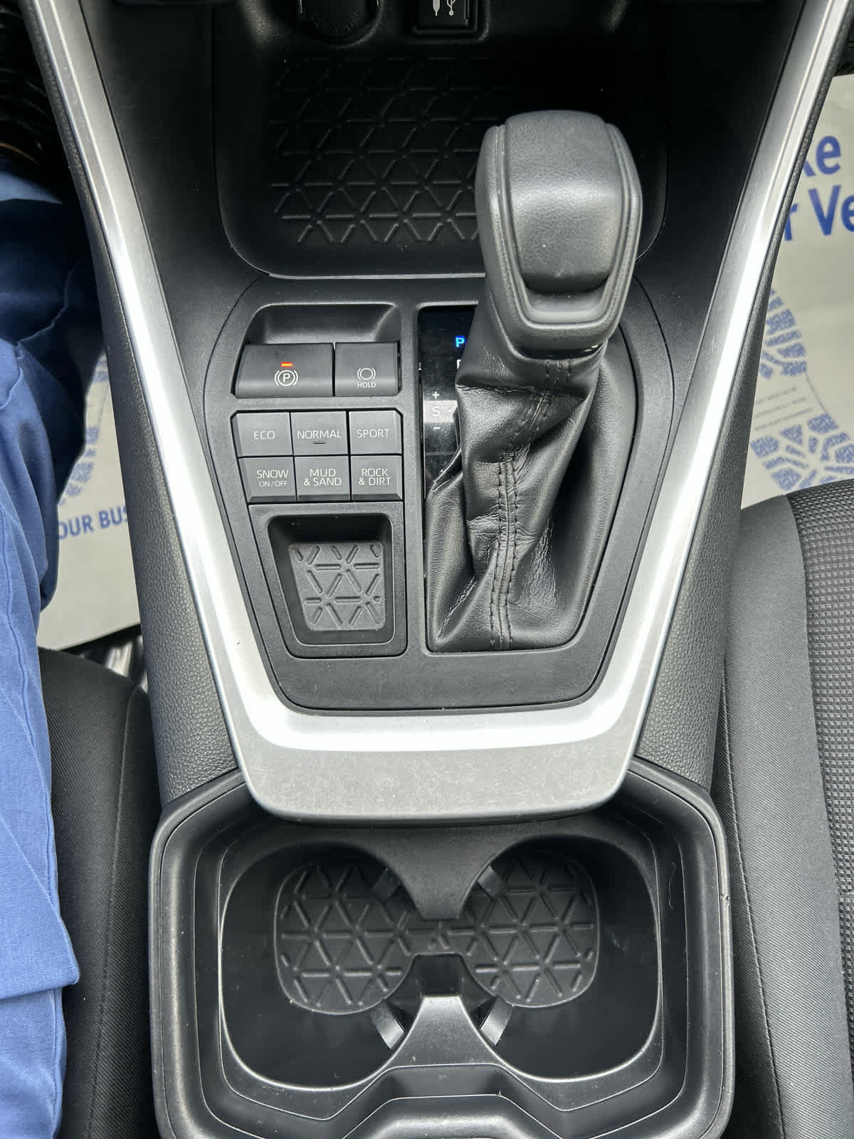 Used 2019 Toyota RAV4 LE w/ All Weather Liner Package AWD/4WD image 19