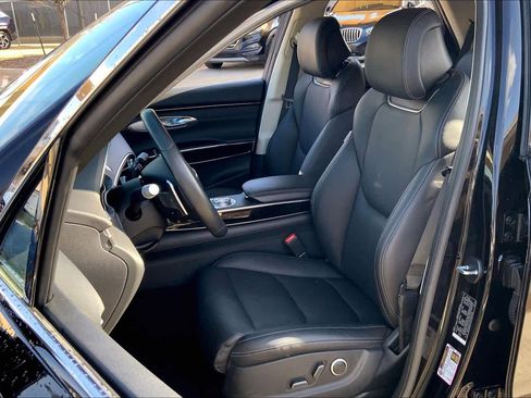 Used 2025 Genesis GV70 2.5T image 8