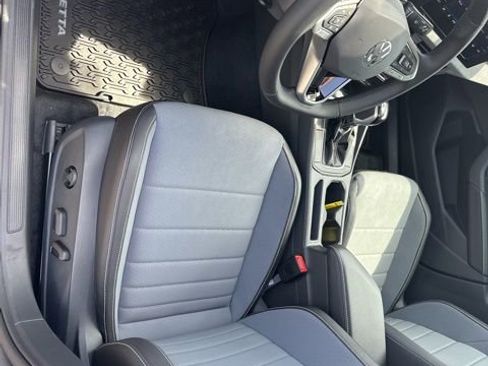 New 2025 Volkswagen Jetta SE image 9