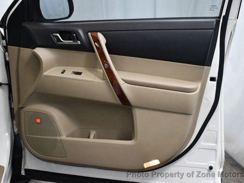 Used 2012 Toyota Highlander Limited w/ Tow Pkg image 13