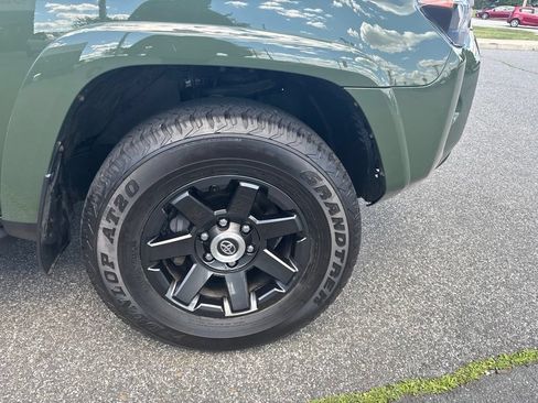 Used 2021 Toyota 4Runner Trail Special Edition AWD/4WD image 9