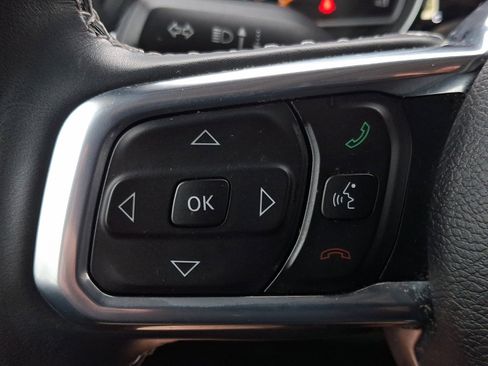 Used 2022 Jeep Wrangler Unlimited Sahara w/ Cold Weather Group AWD/4WD image 23