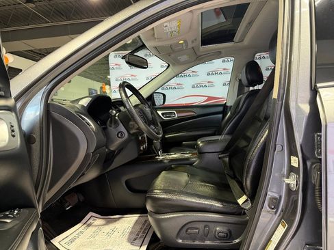 Used 2020 Nissan Pathfinder Platinum image 25