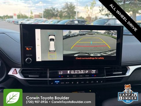 Used 2025 Toyota Sienna Platinum AWD/4WD image 35