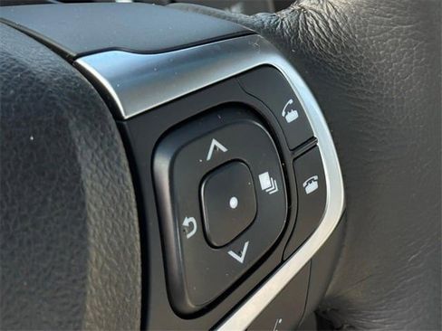 Used 2015 Toyota Camry XSE image 10