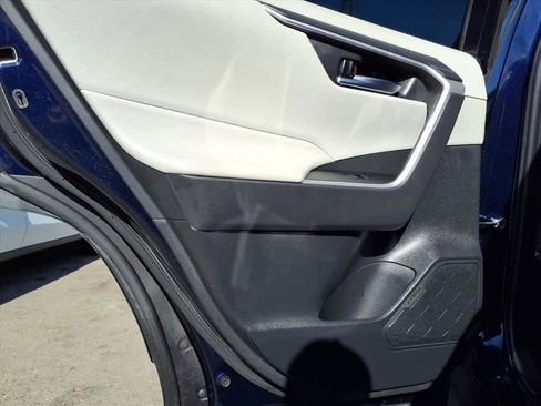 Certified 2021 Toyota RAV4 XLE image 19