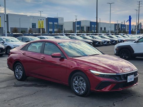 Certified 2025 Hyundai Elantra Blue image 7